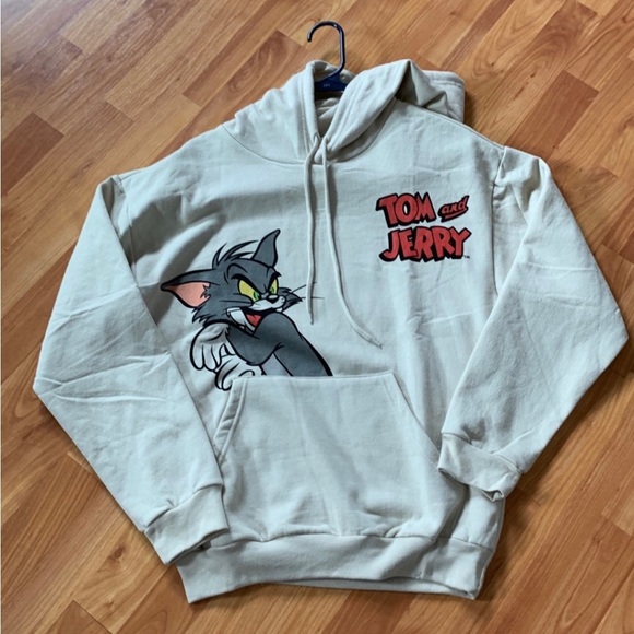 Tom & Jerry‎ hoodie NWOT in size Small - Picture 1 of 2